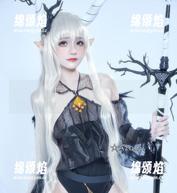 翻阅Azami的御姐作品，仿佛在探索禁忌的花园