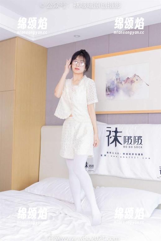 BoBoSocks袜啵啵 - 稚予这次的图包是不是太会挑逗啦？白色蕾丝丝袜的魅力不容小觑！