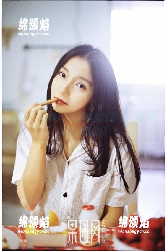 GIRLT果团网 - 在黑丝的世界里，龚玥菲让图片会说话