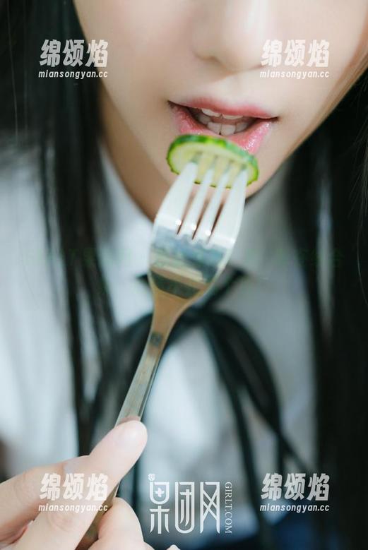 GIRLT果团网 - 白丝效应！龚玥菲在线合集，心情不止是个色！