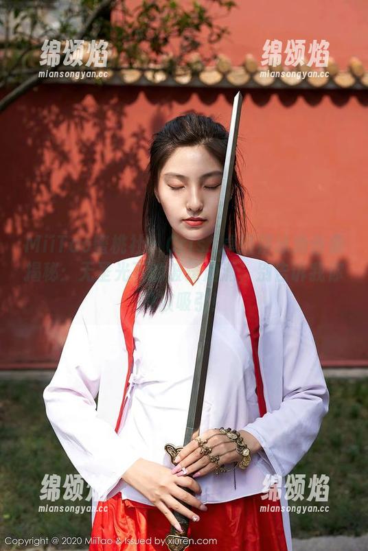 MiiTao蜜桃社 - Cris_卓娅祺泳池合集揭秘：无圣光下的波涛汹涌，别告诉我你没被吸引！