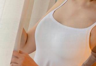 UGirls尤果网 – 夏日疯玩！萌琪琪私拍资源，谁说快乐只能被分享？