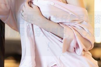 XIAOYU语画界 – 要牛仔裤写真资源？别急，郑颖姗带你穿越时空，进入潮流世界！