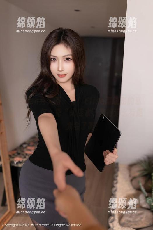 Xiuren秀人网-Elise谭晓彤 Xiuren秀人网 - 看!Elise谭晓彤的私房作品,怎么把“死库水”变得这么有感觉,太会了吧!