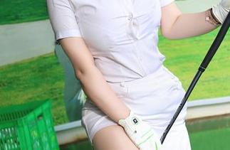 Xiuren秀人网 – 全套写真，见证九千柒柒如何成为人气新人模特