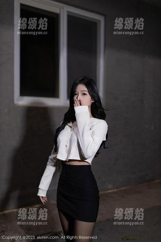 Xiuren秀人网 - 毛衣的魔力！大琪琪Emily最新合集让你惊呼‘真是太赞了’！