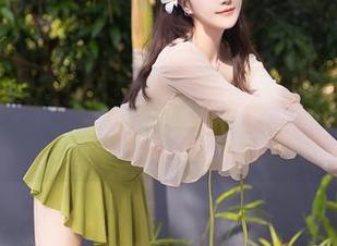 Xiuren秀人网 – 月野兔美妞户外合集：髻发随风，真香！