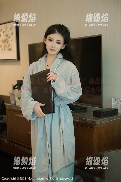 Xiuren秀人网-杨晨晨sugar Xiuren秀人网 - 滑进来看看!杨晨晨sugar的图包,丝袜美腿翘臀让你心中燃起小火花!