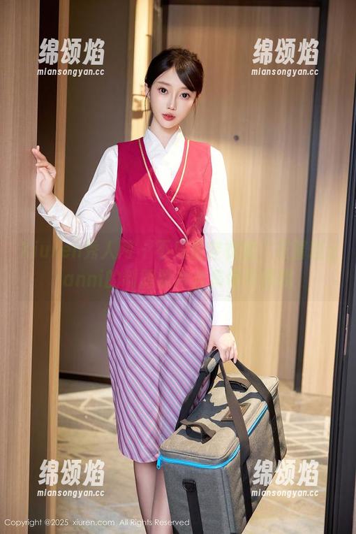 Xiuren秀人网-王馨瑶yanni Xiuren秀人网 - 不只是穿衣服,王馨瑶yanni的制服照片合集也在撩我
