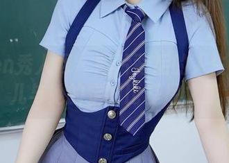 Xiuren秀人网 – 图片背后的人生：艾希儿与她的定制比基尼之旅