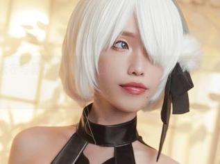 eliza喵喵泳衣写真：众多cos的瞬间，摄影师是不是藏了点小心思？