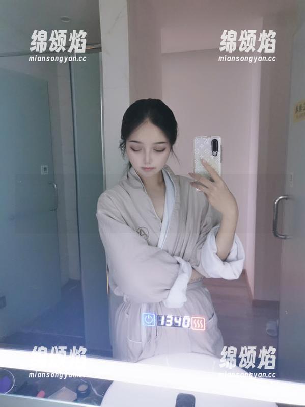 eloise软软 最新双拼丝袜,eloise软软分享的美学真心逃不掉
