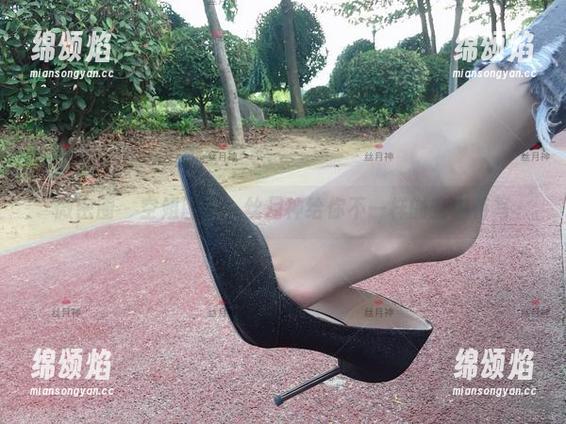 丝月神 微密圈 - 空姐图集:丝月神给你不一样的空中特写