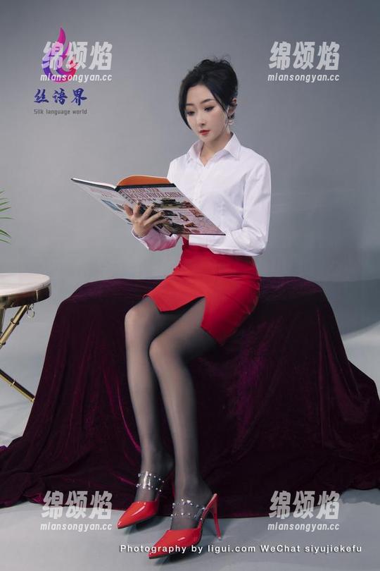 丽柜-左左 丽柜 - 别问我为什么,我也不知道,反正左左的圣诞美图让我心情UP!