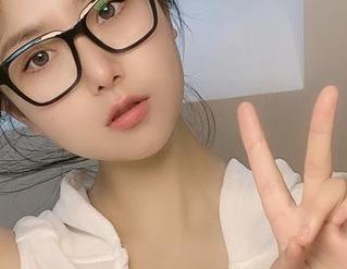 微密圈 – 俏妞qiaoniuTT的最新图集：圣诞壁纸不只是壁纸，还是你的心动瞬间