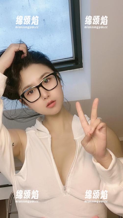 俏妞qiaoniuTT 微密圈 - 俏妞qiaoniuTT的最新图集:圣诞壁纸不只是壁纸,还是你的心动瞬间