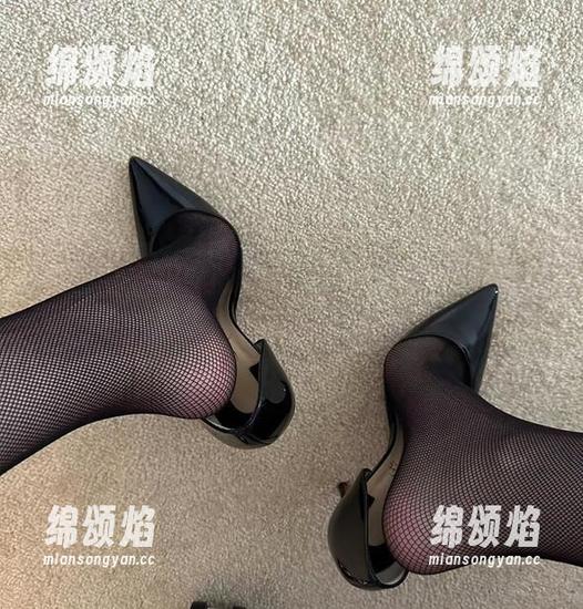 保守的二舅妈 微密圈 - 保守的二舅妈的紧包蜜腿:无圣光也能引发的无限遐想