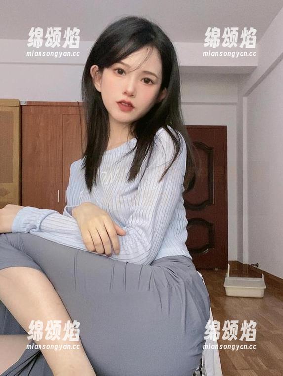倦倦喵 倦倦喵最新汉服写真,犹如梦中景色,谁说美要努力?