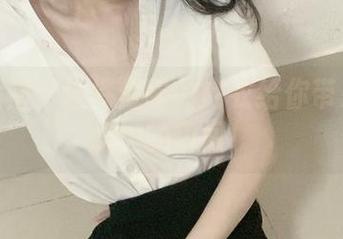 私拍解密：让倦倦喵的内衣给你带来心跳加速的瞬间！