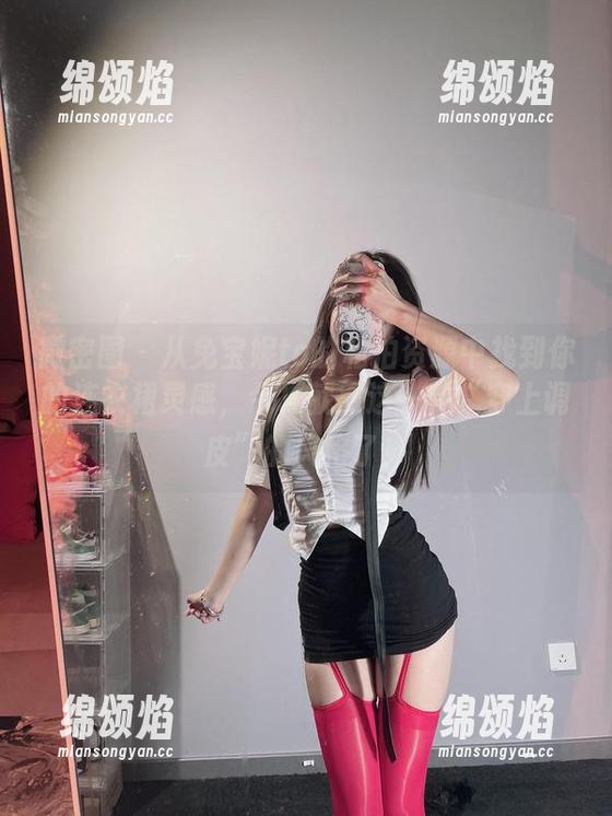 兔宝妮to 微密圈 - 从兔宝妮to的私拍资源中找到你的连衣裙灵感,今夏就靠这一件“穿上调皮”的风格了!