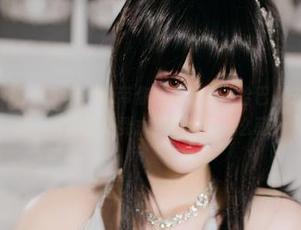 私拍合集来啦！兔胖胖min带你在碧蓝航线恰巴耶夫的世界里翻滚，真的没想到水手服也能这么萌！
