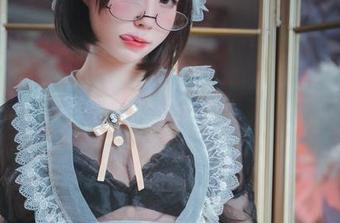 南鸽比基尼：她的作品和资源让我想抛弃一切，去追逐那些无意义的瞬间。