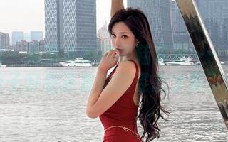微密圈 – 周妍希的高跟鞋套图——究竟是鞋子好看还是她的姿态太吸引？