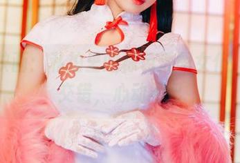 喵糖映画：私拍里的棕色透明女仆，光影交错，心动不已