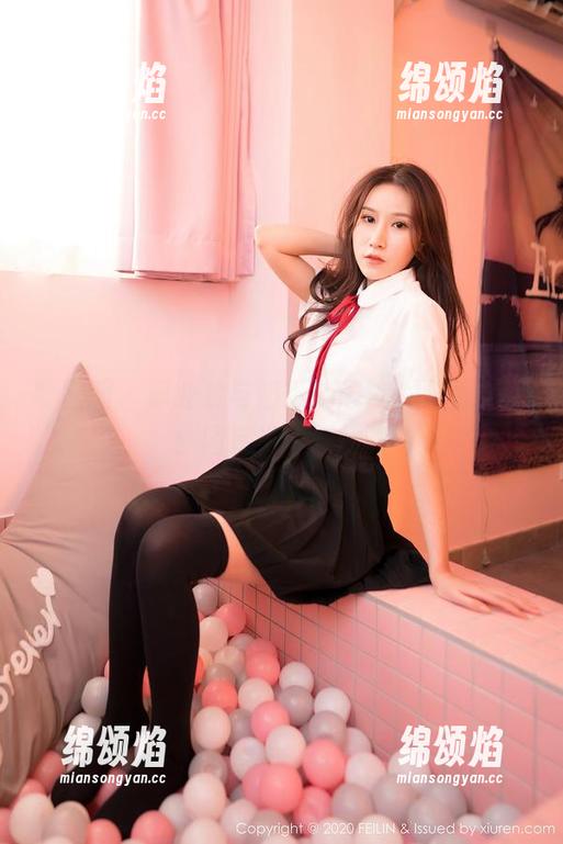嗲囡囡 - 职业装与奶茶Emily的搭配艺术：图库资源新体验