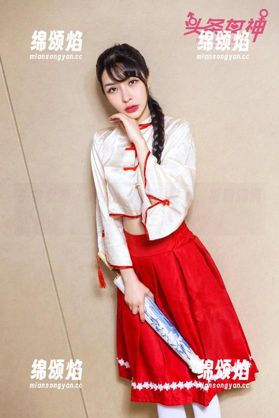 头条女神-JennyR 头条女神 - JennyR校园图集,福利满满的学习生活