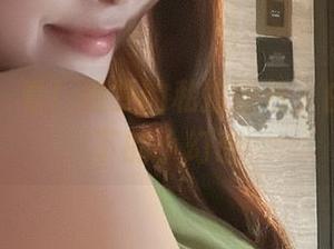 微密圈 – 看！奶雯的私拍图包，白色蕾丝下的小幻想