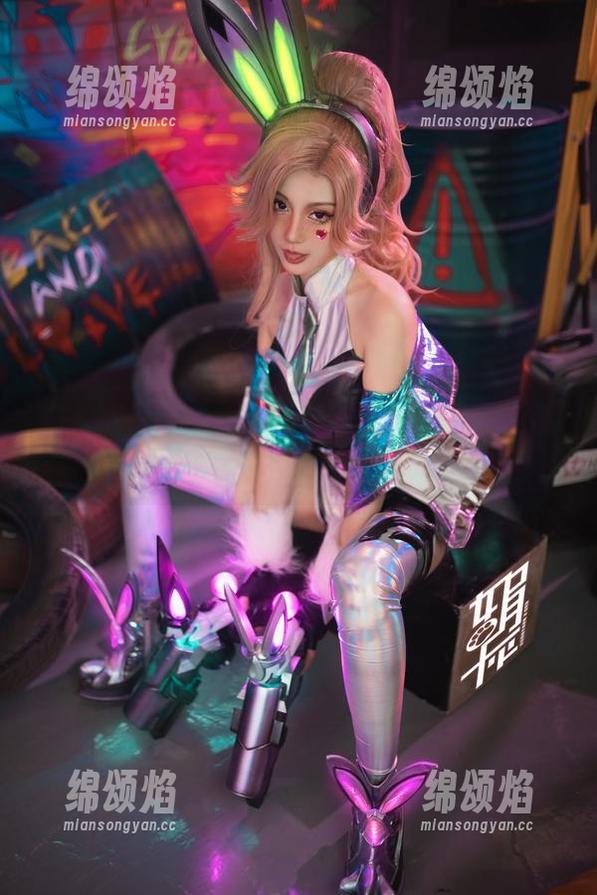 幻灵战队逆袭，来看看如月灰的私拍厄运小姐套图吧！绝对不容错过！