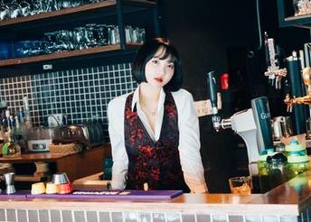 若不是孙乐乐(손예은)的夏日图片实在太吸睛，我早就被这炎热的天气搞得无心插柳了！