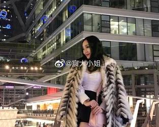 微密圈 – 别被外面的寒风打败，快来看宸大小姐的私房圣诞美图，暖心又诱惑！