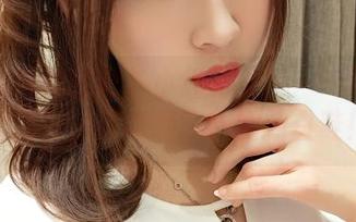 小女巫露娜的户外小红裙图包——裙子飞扬的同时，谁踩到了我的新白鞋！？
