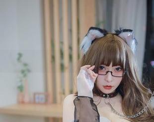 高清小泉学姐吖圣诞风情，下载时请做好心脏准备，可能会被萌到！