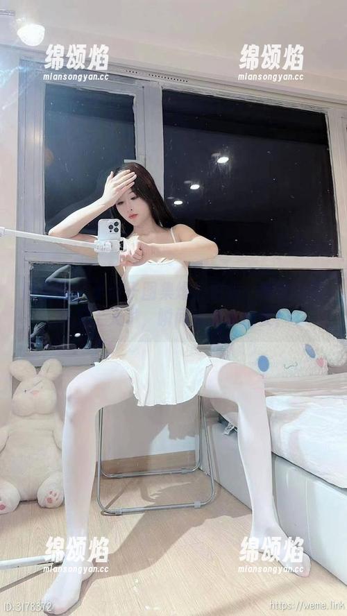 小萌子 微密圈 - 小萌子图集爆肝更新:她的连衣裙又上天了,瞬间就是小仙女!