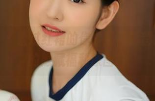 尤蜜荟 – 看过红裙的你，绝不能错过菲儿的隐藏福利原图！