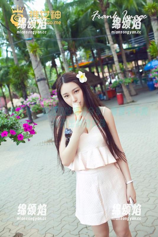 推女神-魏扭扭 推女神 - 魏扭扭的短裙分享:真是个不按常理出牌的女孩