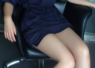推女郎 – 翻看王依萌的空姐私房图包，心情莫名地就跟着起来了，真是难得！