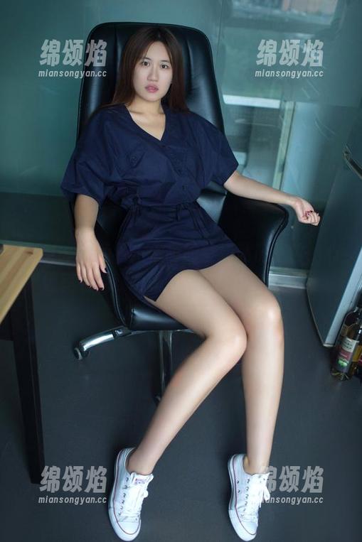 推女郎-王依萌 推女郎 - 翻看王依萌的空姐私房图包,心情莫名地就跟着起来了,真是难得!