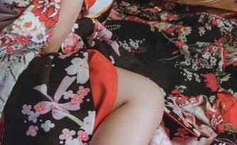 无颜小天使wy水手服美图合集：这画面不太对啊！