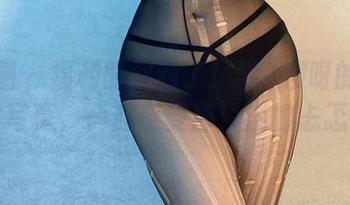微密圈 – 福利时间到了！桃沢樱呀的纯情修女写真，一起感受那淡淡的忐忑吧！