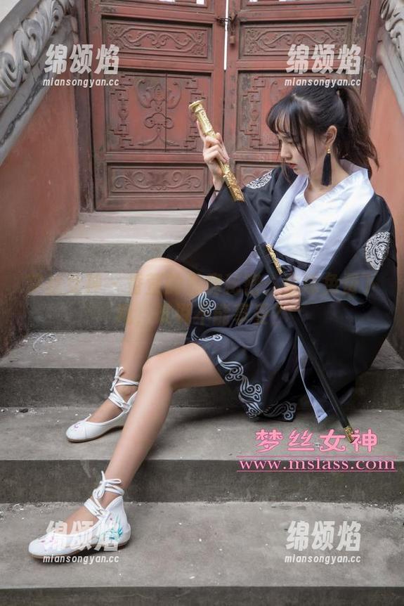 梦丝女神 - 香萱的私房秘密：全球免费下载，谁说不能享受？