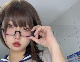 次屁啦婚纱图片集：不只是裙摆，还有那些看不见的故事