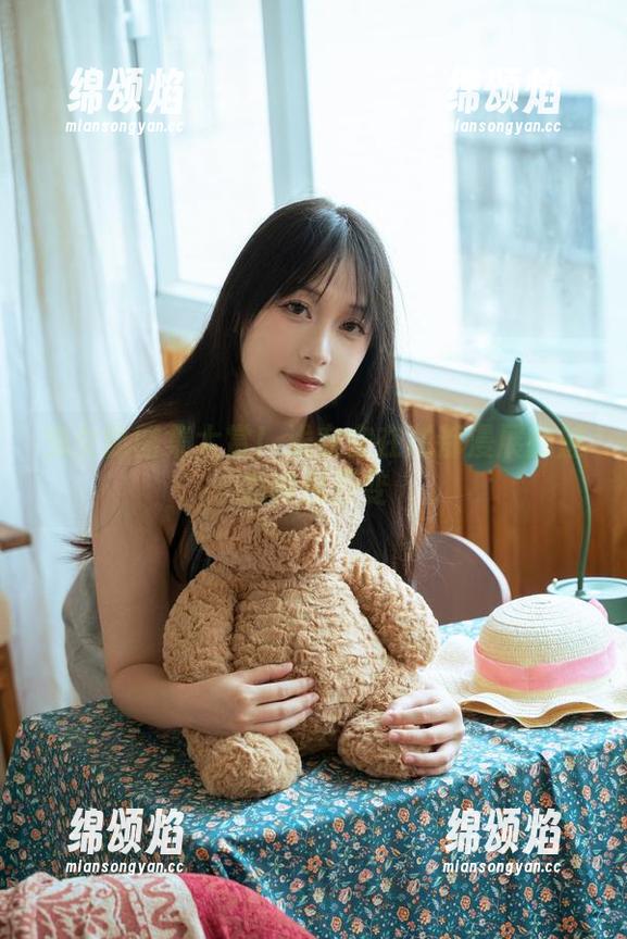 浅安安 兔女郎图集大赏!浅安安在成都漫展的魅力瞬息万变