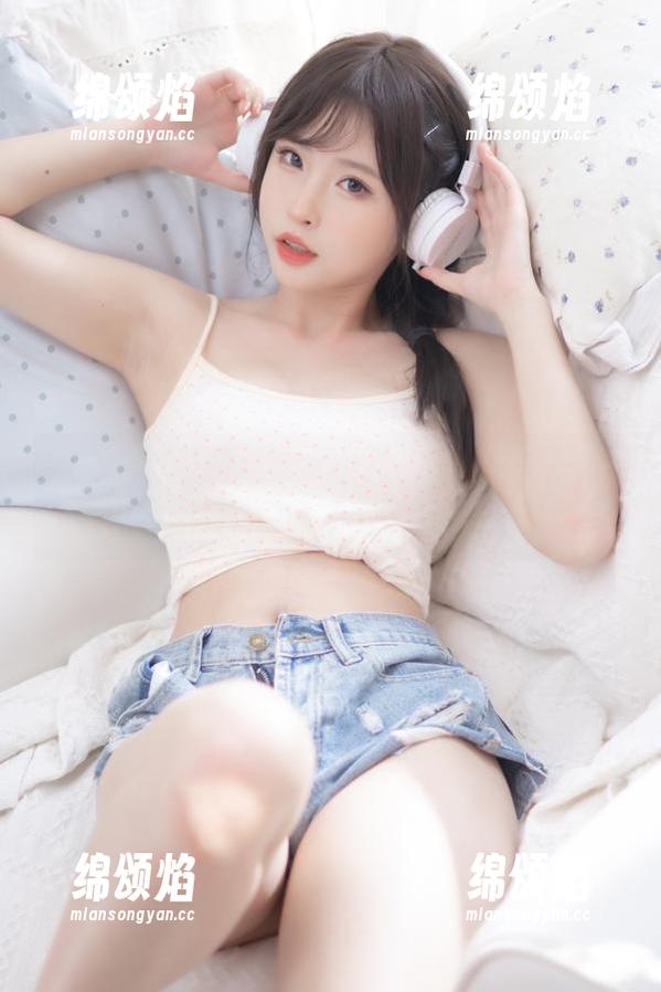 穿上定制制服，清水由乃的写真也太引人入胜了吧？