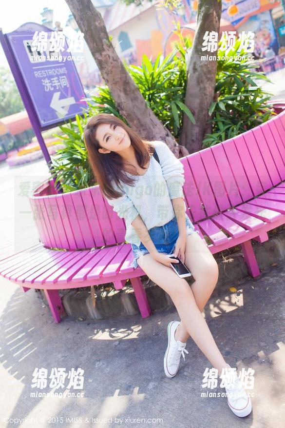 爱蜜社-乐乐Mango 爱蜜社 - 乐乐Mango的魔法JK图片:每一张写真都是时光机,带你去往最会发光的青春岁月!