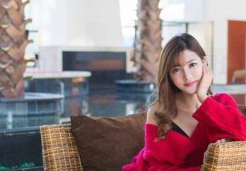 爱蜜社 – 白衬衫莉莉Lily，下载这套图，瞬间提升你的审美水平，信不信由你