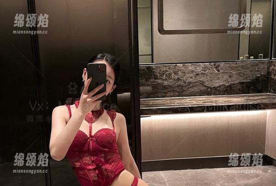 牛奶里的果汁 微密圈 - 最新图册看点!黑色套装+牛奶里的果汁=绝妙组合?